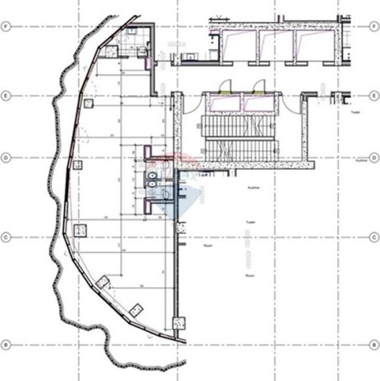 AMBIENTE PER UFFICI PRESSO TIRANA'S ROCK !