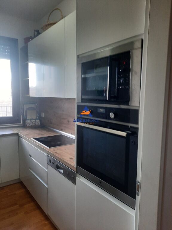 SHITET APARTAMENT 1+1 "TE RRUGA KONGRESI I MANASTIRIT" 95.000 EURO