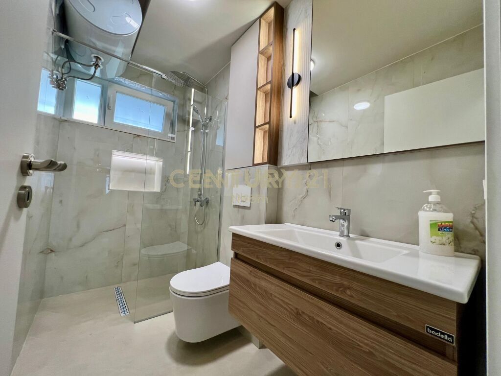 QIRA, APARTAMENT MODERN 2+1 me OBORR &amp; 2️⃣ POSTE PARKIMI‼️