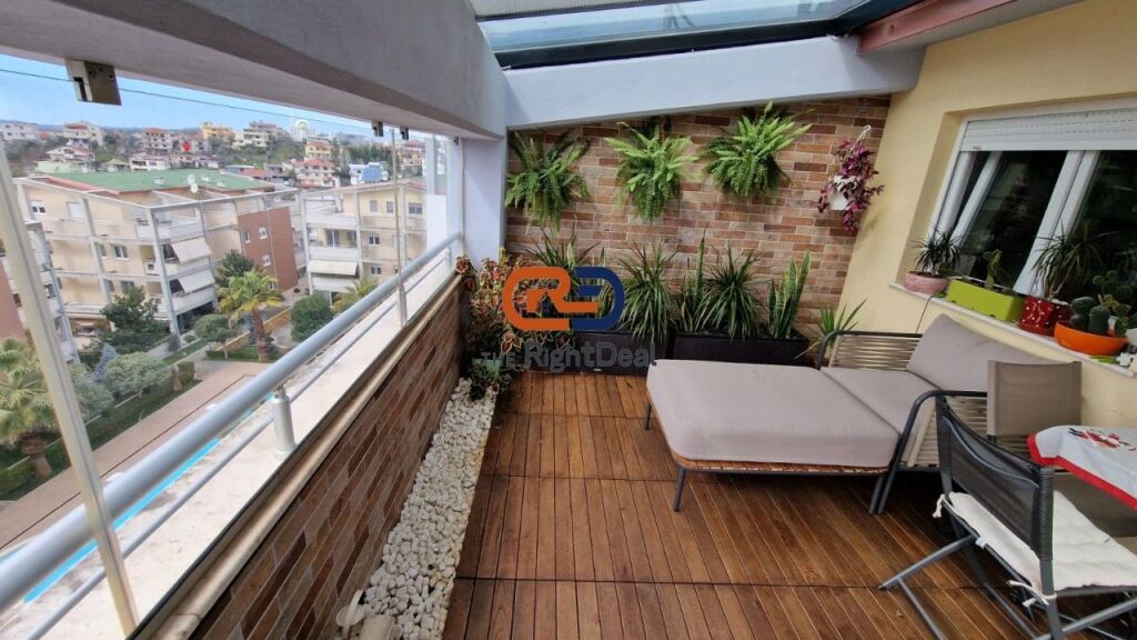 Tek Kompleksi Touch of the Sun, Jepet me Qera Super Penthouse Bashke me Post Parkimi