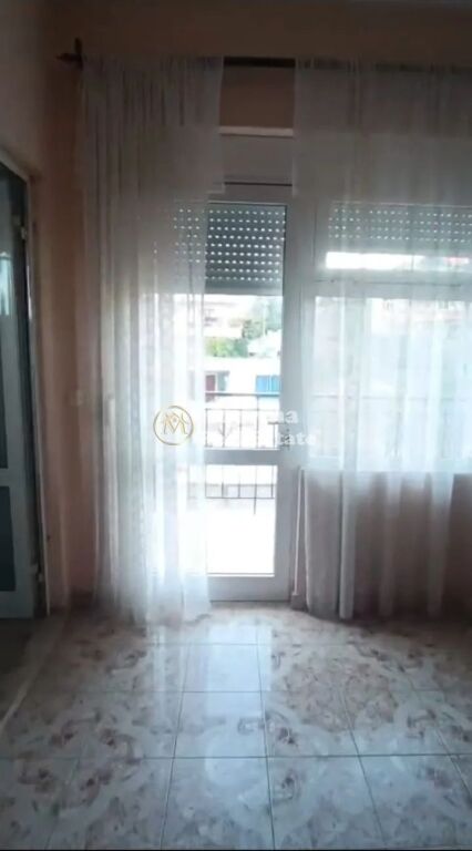 Qera | Shtëpi private 1 + 1 | Oxhaku | 300 €/muaj