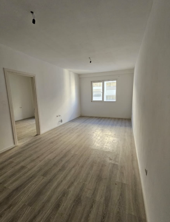 🏠 VENDESI APPARTAMENTO 1+1 📍 Complesso E-88 – Via Dritan Hoxha