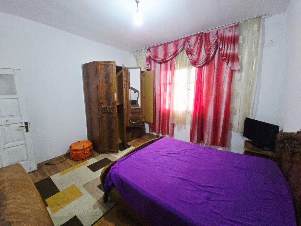 JEPET ME QERA KATI I PARE I NJE VILE PRIVATE NE SHKALLNUR