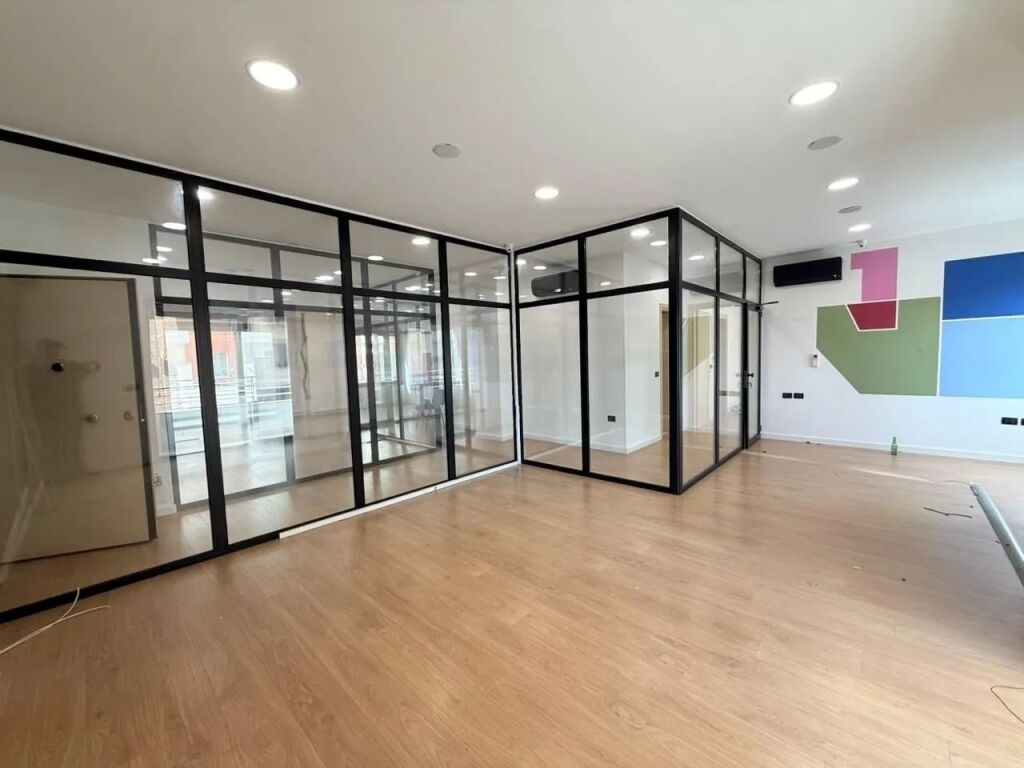 🏡 Jepet ambient per zyre me qira te Kompleksi Delijorgji