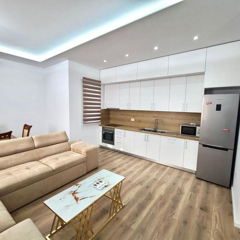 Tirane, jepet me qera apartament Kati 1, 100 m² 550 € (Rruga e Vilave)