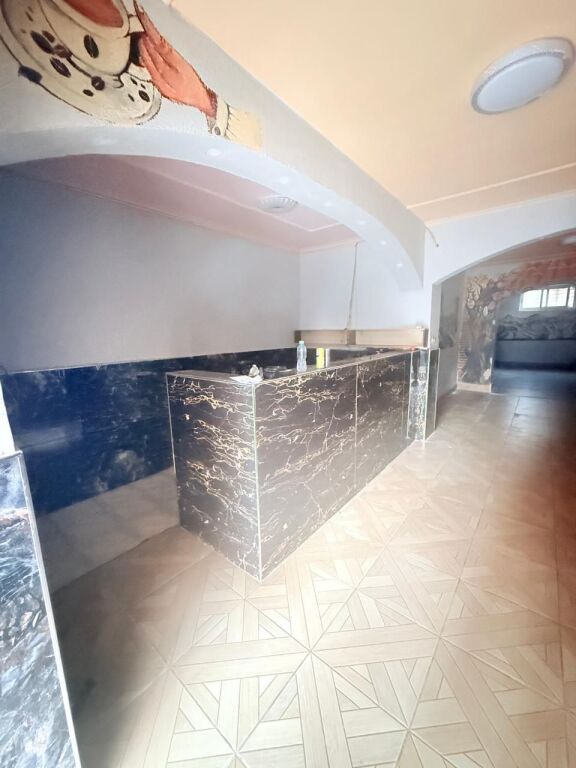 SHITET AMBIENT BIZNESI PRANE TREGUT,DURRES