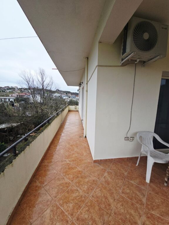 JEPET ME QERA KATI I DYTE I NJE VILE PRIVATE NE SHKALLNUR