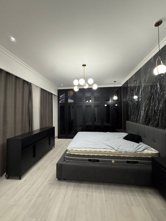 🏠JEPET ME QIRA Apartament Modern 2+1+2bllk 📍Tirana Garden Building, Rruga e Kavajes 🏢Pallat i ri me ashensor  🛋️Arredim i ri &amp; modern 📐Sip. 120m2  💶 Çmimi: 1500€    