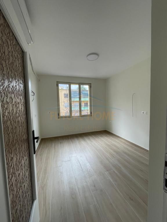 Qira, Ambient Biznesi, Rruga e Durrësit,Tiranë