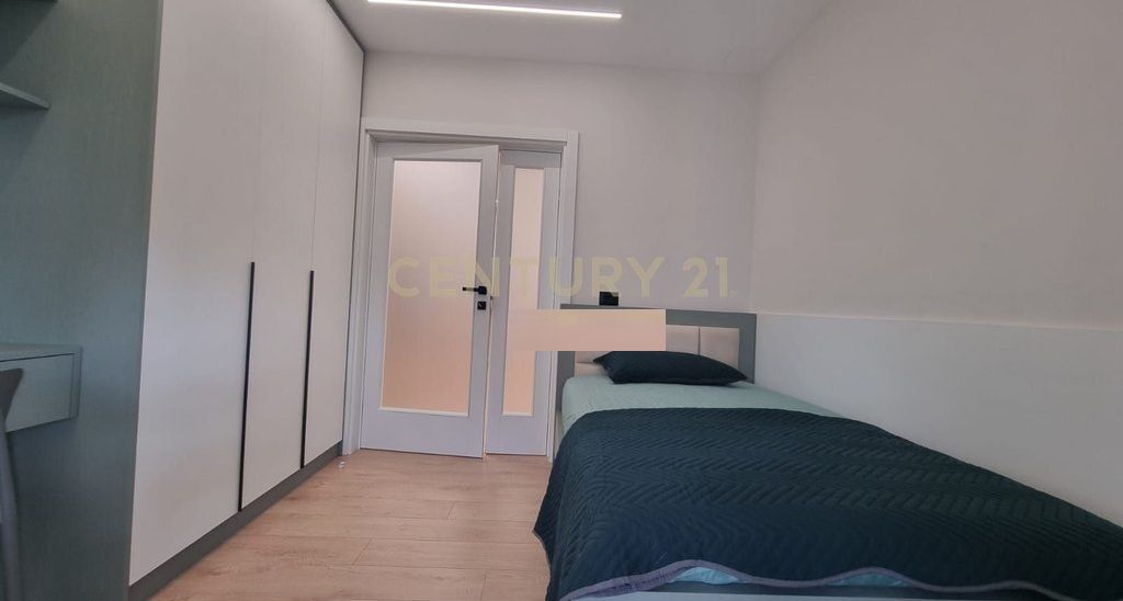 Apartament 2+1 Me Qira në Komuna e Parisit