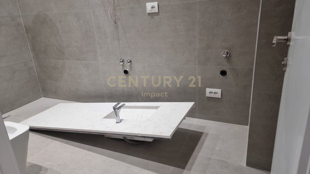 Appartamento 1+1 In Vendita Lago Secco, Tirana