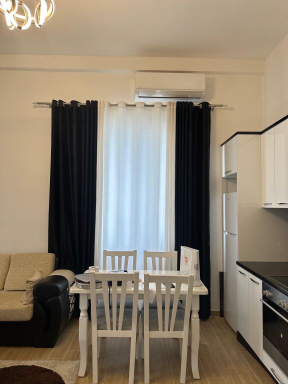 Apartament me qera 2+1