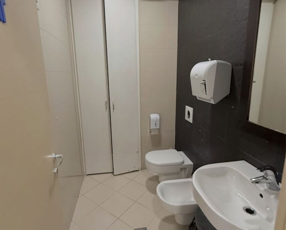 Ufficio Moderno in Affitto presso il Complesso Delijorgji 187 m2 !