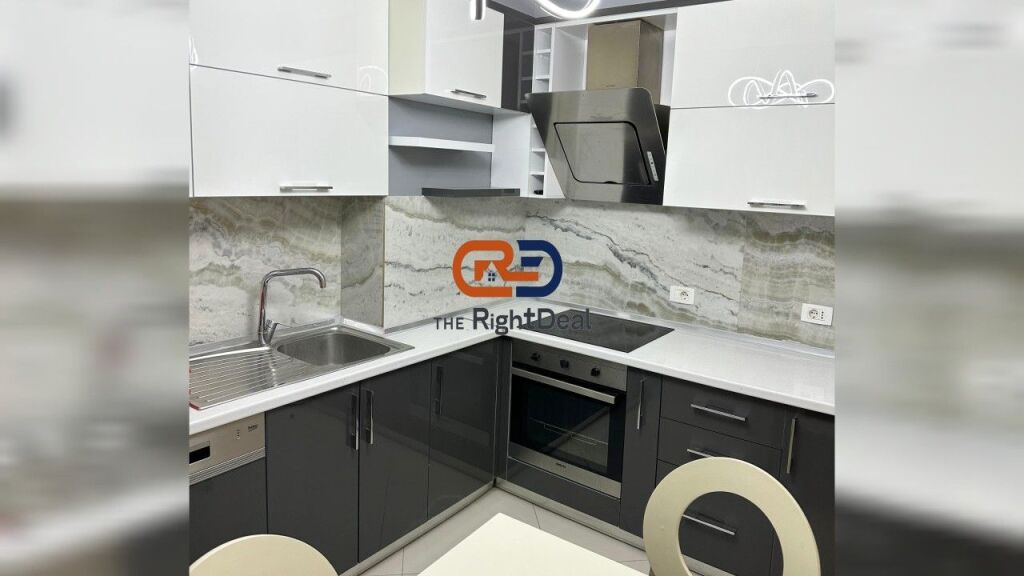 Alla Estensione Residenza Kodra Diellit 1, Duplex 3+1 In Affitto Con Posto Auto Incluso Nel Prezzo!!