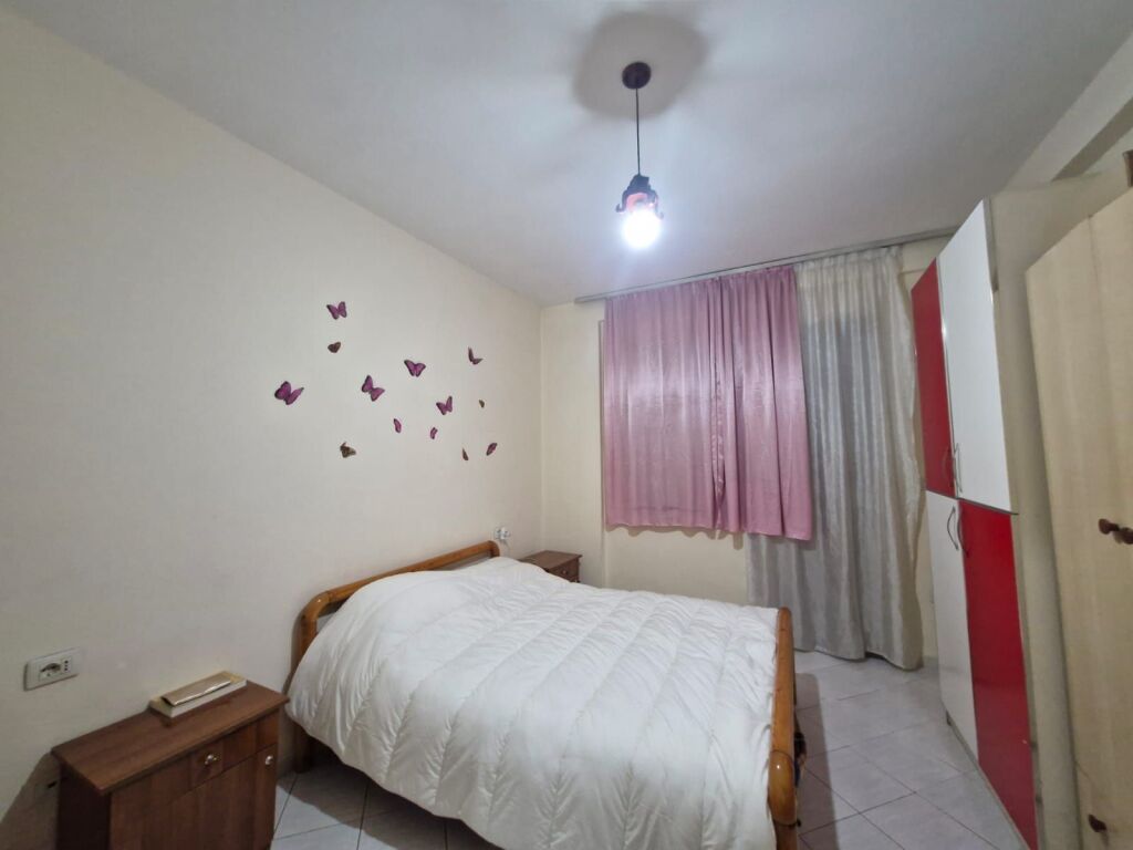 Jepet Me Qera Apartament 1+1+1 Ballkon