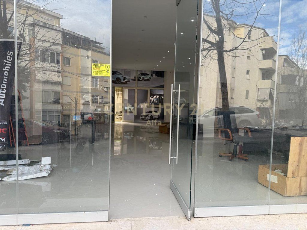 COMMERCIAL SPACE FOR SALE ON FLOOR 0 AT DRY LAKE