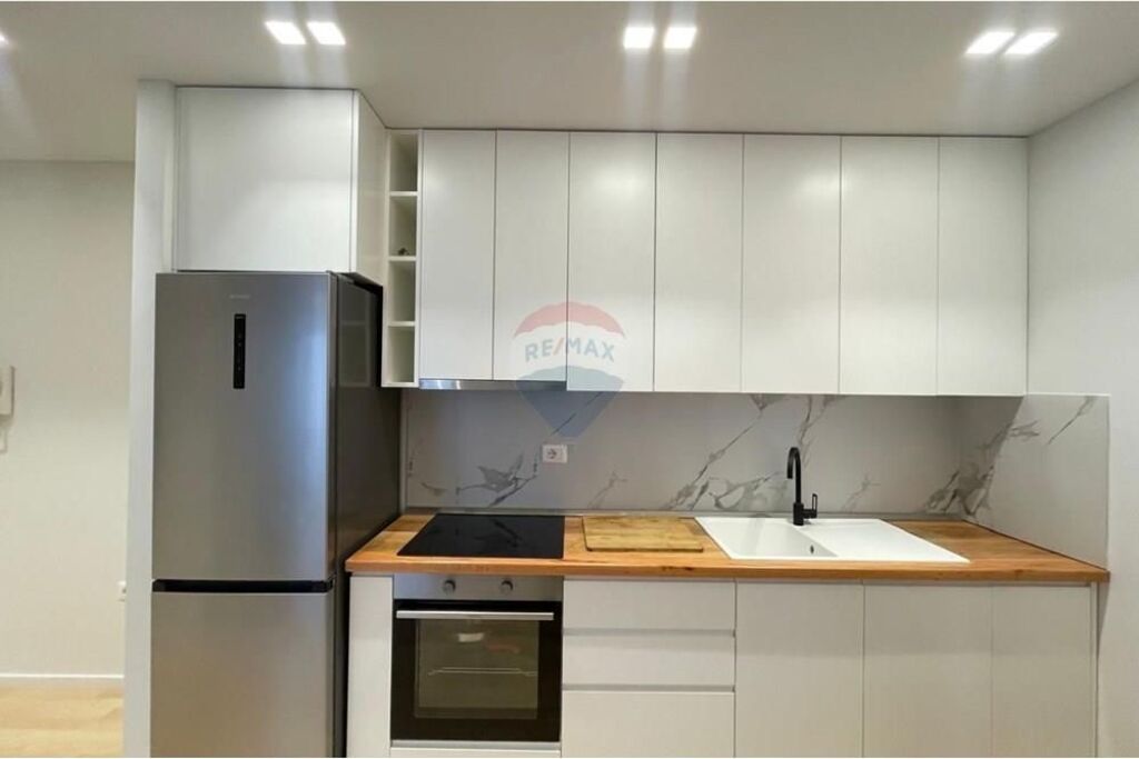 🌊🏡 APARTAMENT 2+1 PËR SHITJE – LUNGOMARE, VLORË