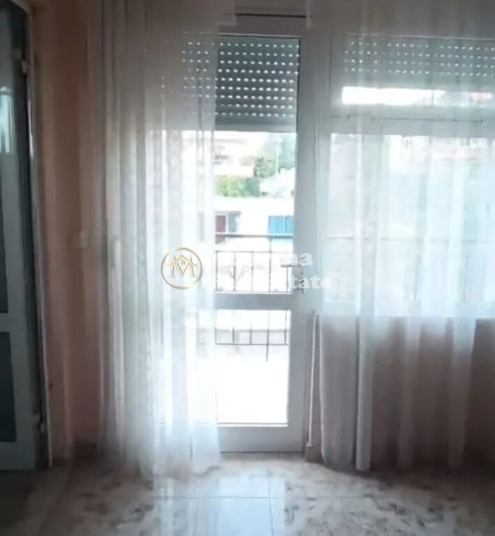 Qera | Shtëpi private 1 + 1 | Oxhaku | 300 €/muaj