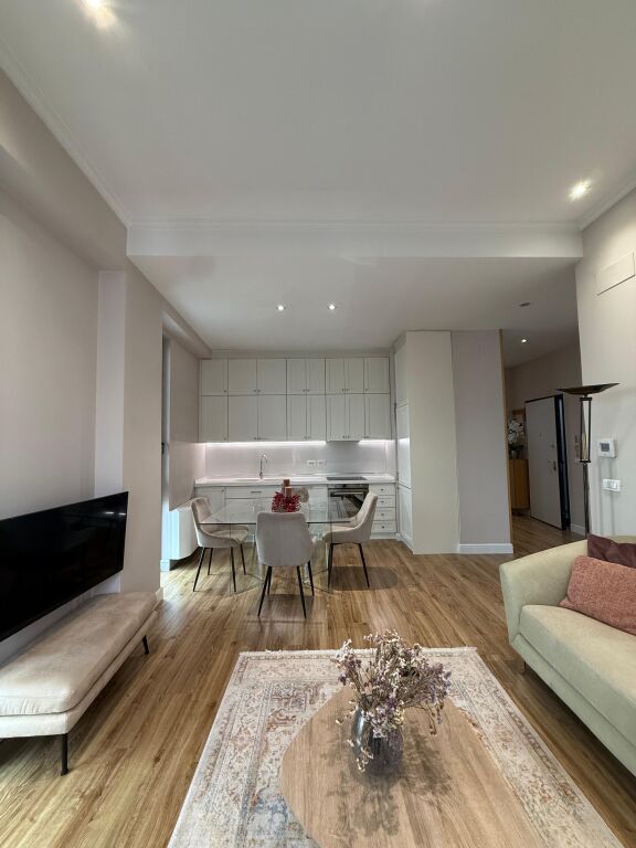 Apartment 2+1+2 for rent - Elbasan Street