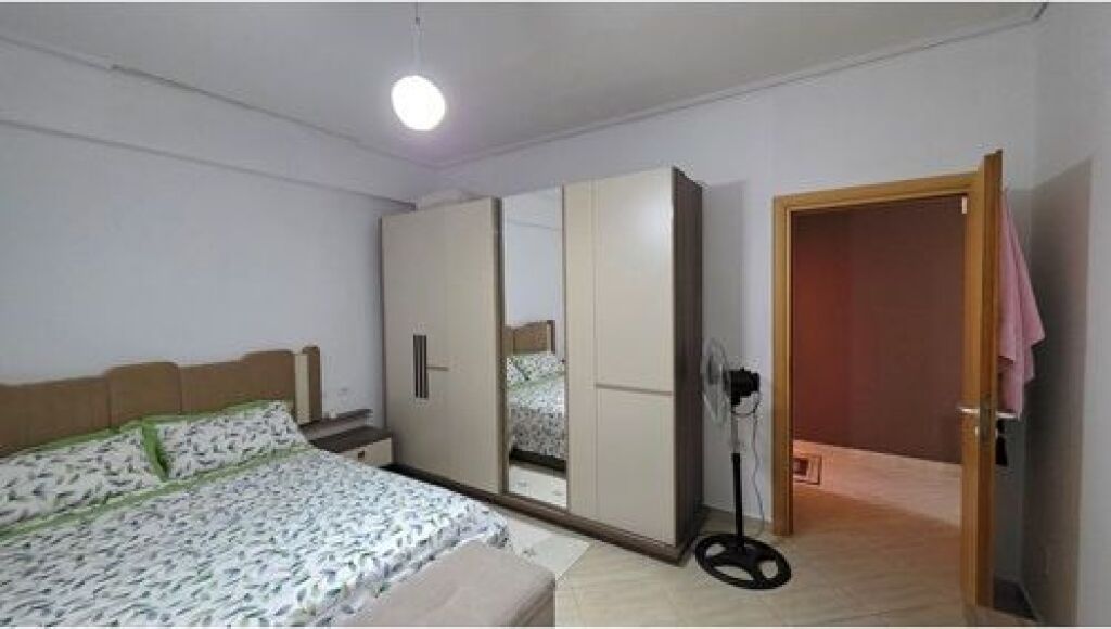 Apartament 1+1 tek Kisha Ortodokse ne shitje,Vlore