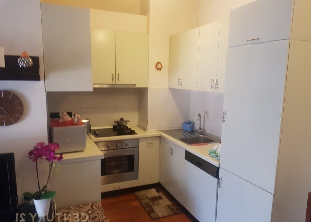 Apartment for rent 1+1 at Pazari i Ri