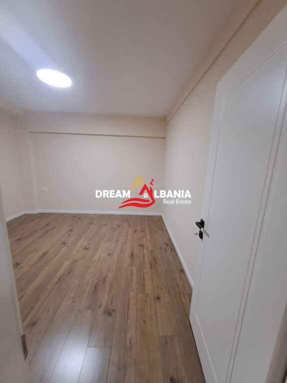 Jepet me qera apartament 2+1 per zyra, ne qender afer 9 Katesheve , Tirane (ID 42215473)
