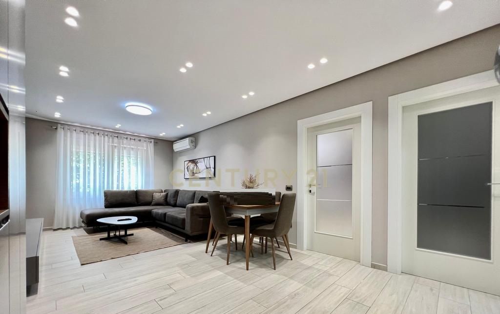 JEPET ME QIRA, APARTAMENT PREMIUM 2+1  QENDËR