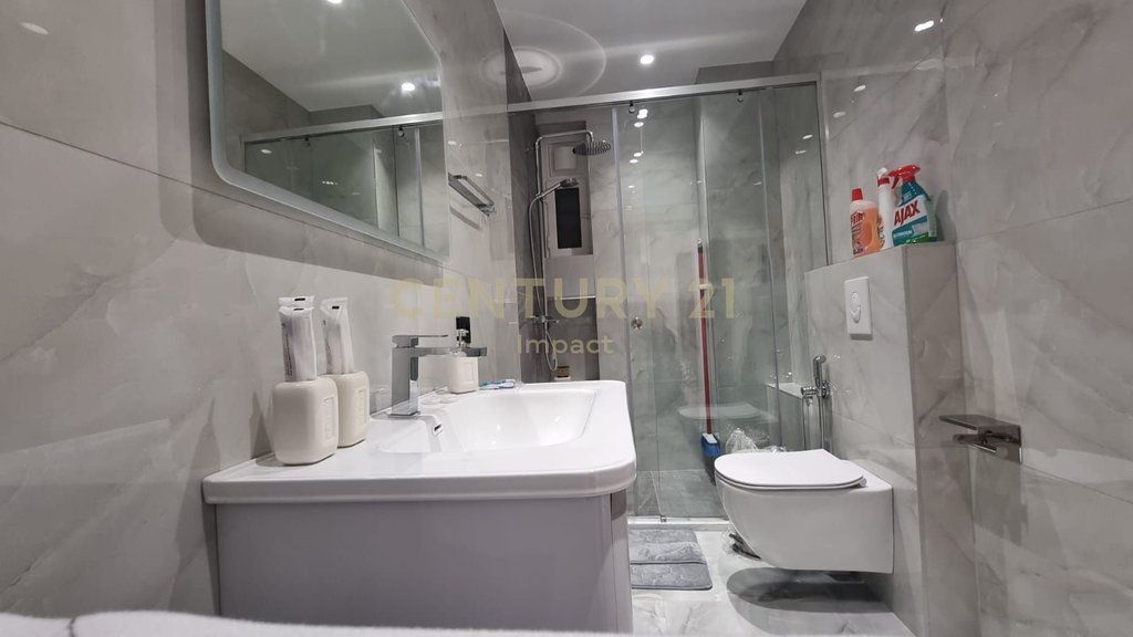 Appartamento 2+1 In Affitto a Komuna e Parisit, Via Medar Shtylla, Tirana - 900€!