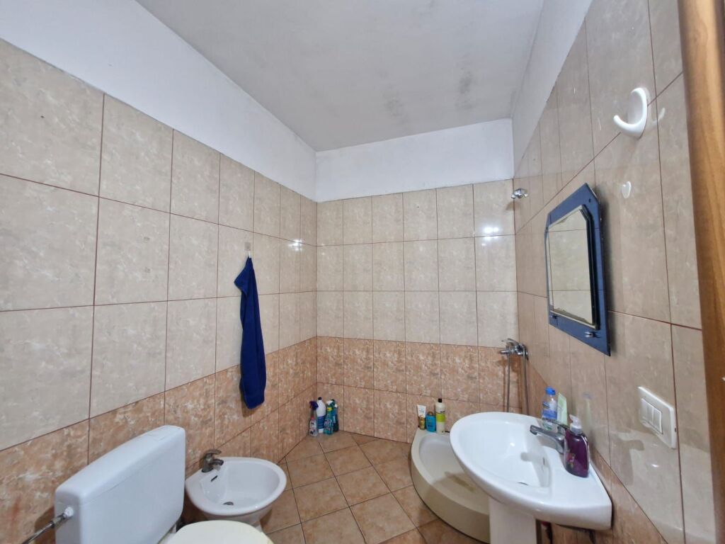 Jepet Me Qera Apartament 1+1+1 Ballkon