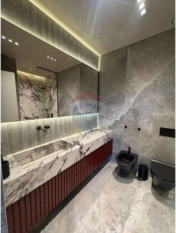 Jepet Apartament 1+1 me qira tek Lion Park