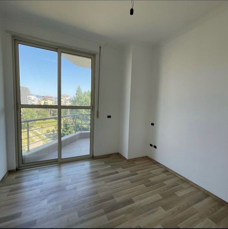 SUPER DEAL!!! For sale in Komuna e Parisit 3+1+2!!