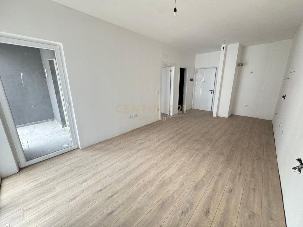 APARTAMENT 1+1 + POST PARKIMI TIRANA ENTRY 2