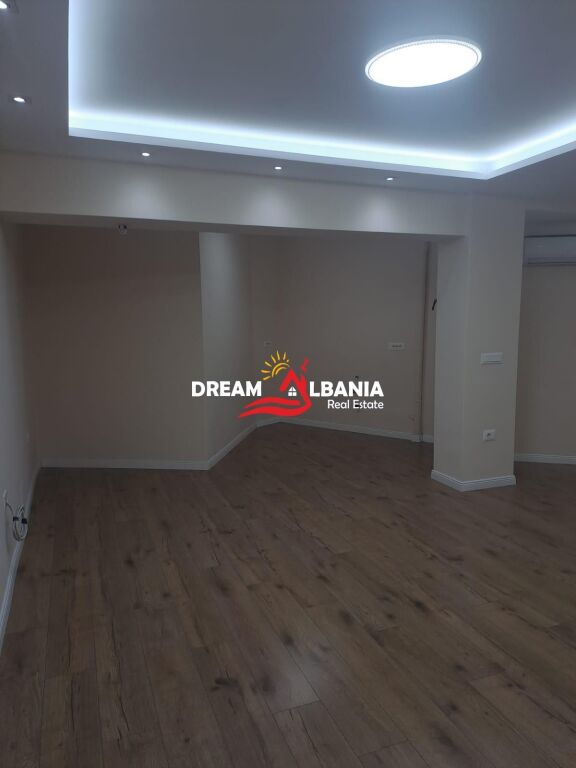 Jepet me qera apartament 2+1 per zyra, ne qender afer 9 Katesheve , Tirane (ID 42215473)
