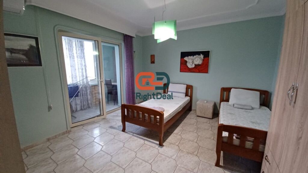 Tek Dega E Thesarit, Jepet Me Qira Apartament 1+1 Ideal Per Banim !!!