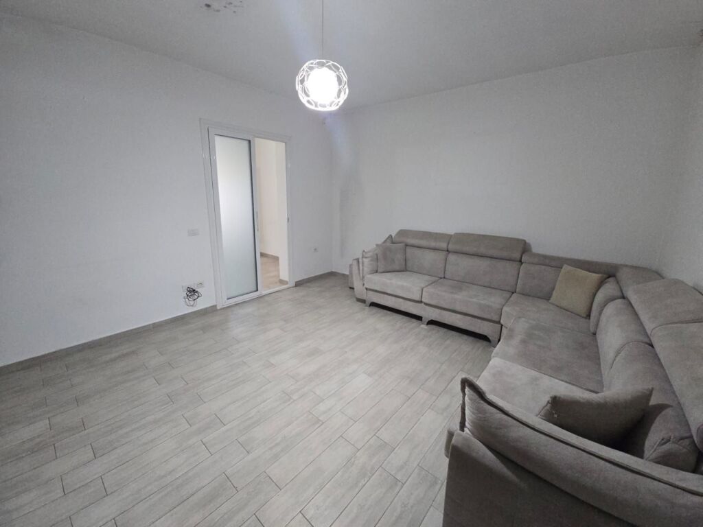 APARTAMENT 2+1 PER QERA PRANE SHKOLLES MARIE KAÇULINI, DURRËS