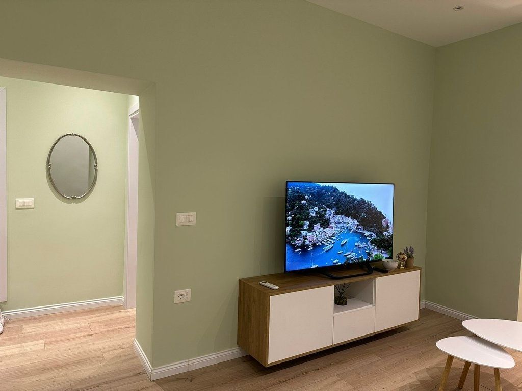 Apartament 1+1 me qira mbi Kafe Roma ne Bllok!