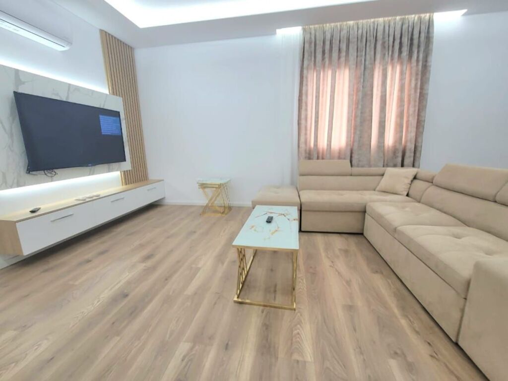 Tirane, jepet me qera apartament Kati 1, 100 m² 550 € (Rruga e Vilave)