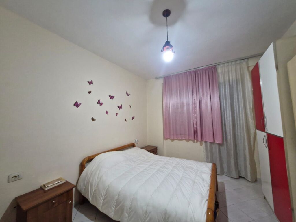 Jepet Me Qera Apartament 1+1+1 Ballkon