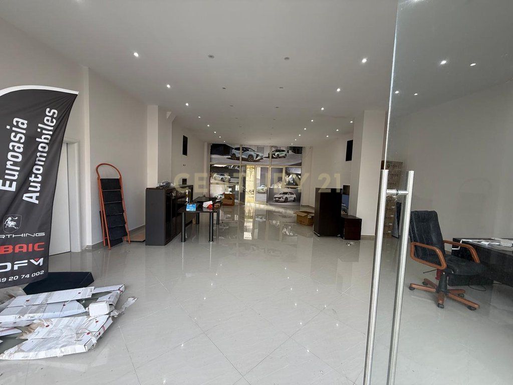 COMMERCIAL SPACE FOR SALE ON FLOOR 0 AT DRY LAKE