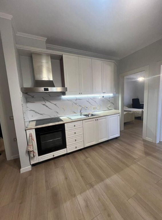 Affittasi 2+1 in Via Barrikadave!