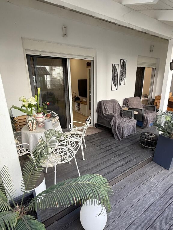 SHITET APARTAMENT 2+1 ME OBORR QERRET,NGJITUR ME HOTEL SUPREME