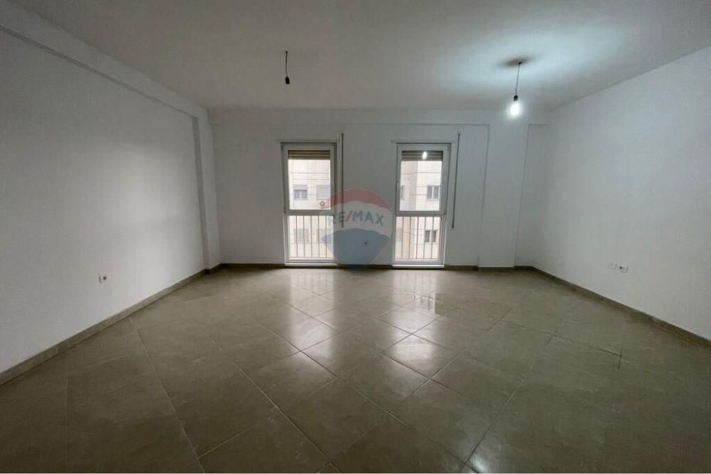 Shitet apartament 2+1 ,Rezidenca Euro-3D,Selite