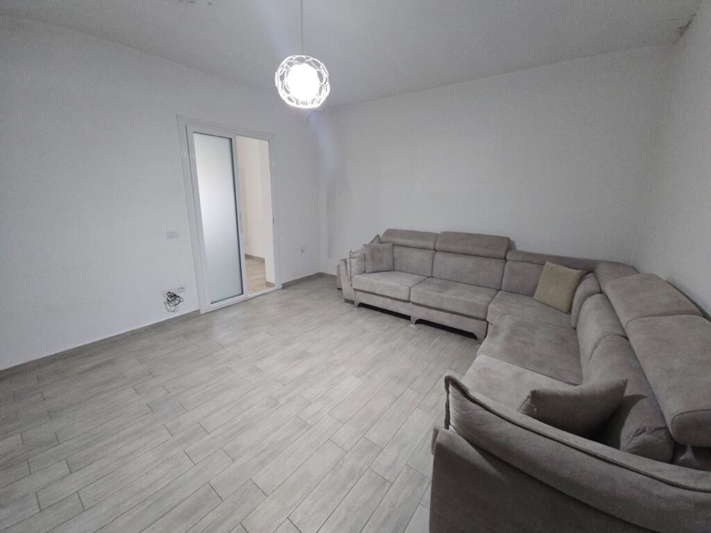 APARTAMENT 2+1 PER QERA PRANE SHKOLLES MARIE KAÇULINI, DURRËS