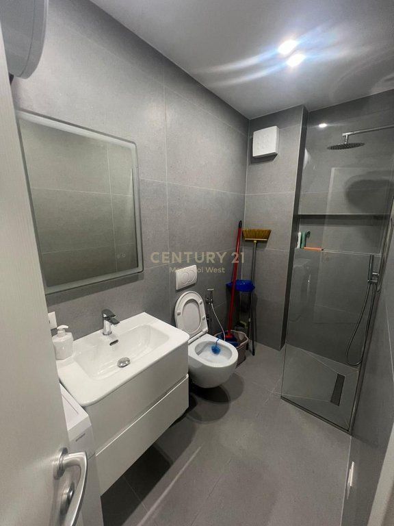 2+1 apartment for rent on Barrikadave Street!