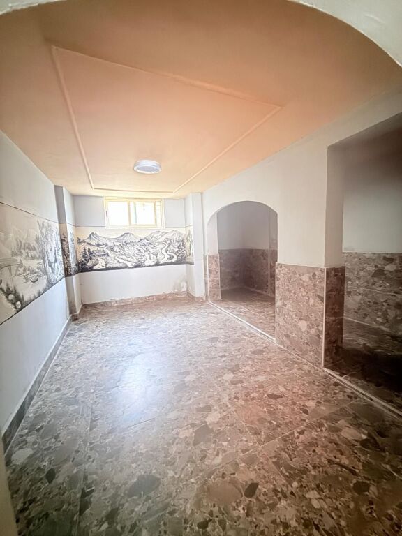 SHITET AMBIENT BIZNESI PRANE TREGUT,DURRES