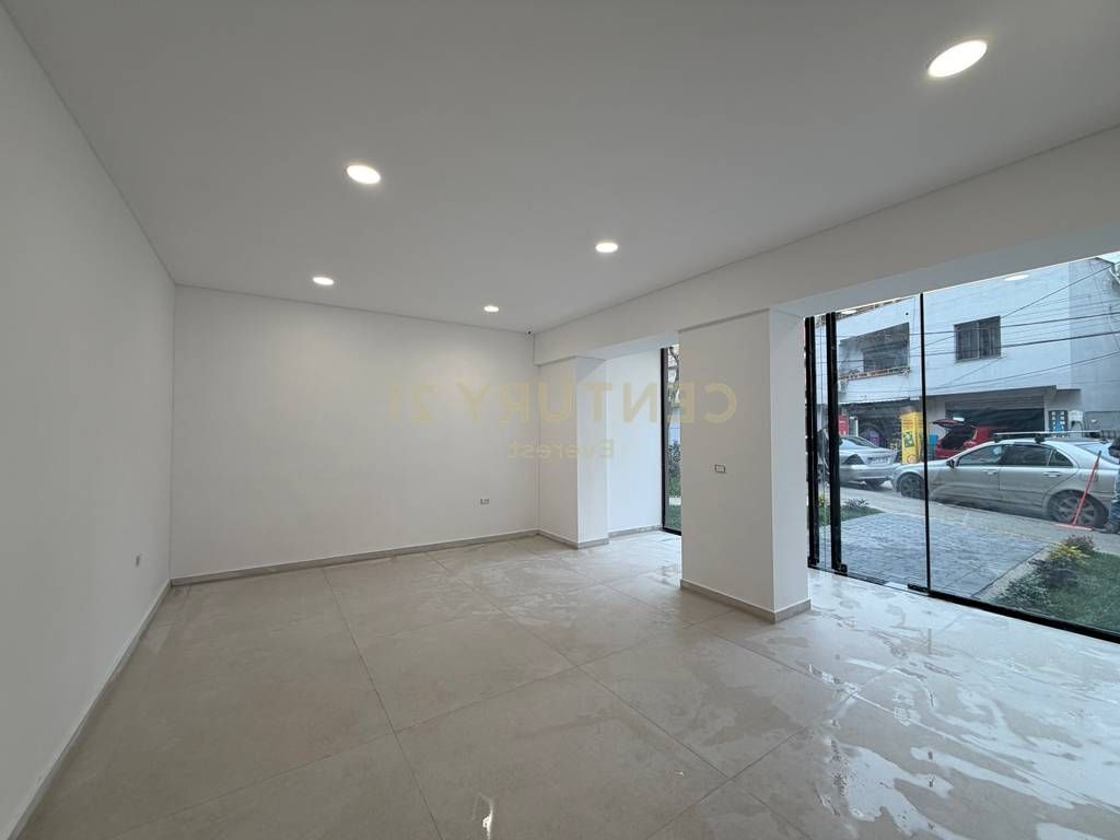 XHAMLLIKU , COMMERCIAL PREMISES FOR SALE!