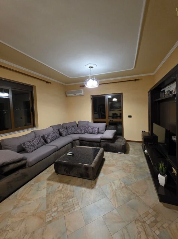 AFFITTASI APPARTAMENTO 3+1 VICINO OSPEDALE AMERICANO 2, VIA DIBRA