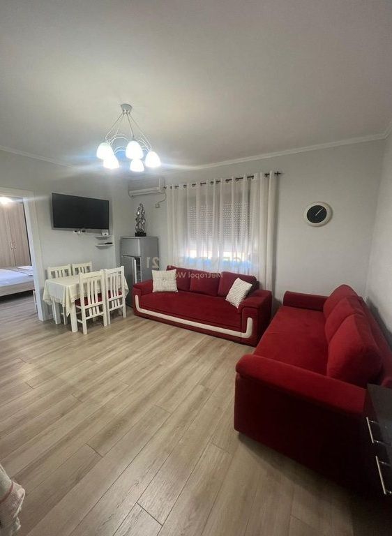 Affittasi 2+1 in Via Barrikadave!