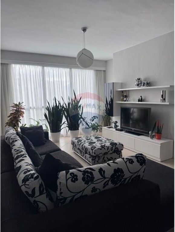 Apartment - For Rent - Frosina Plaku Street, Tirana