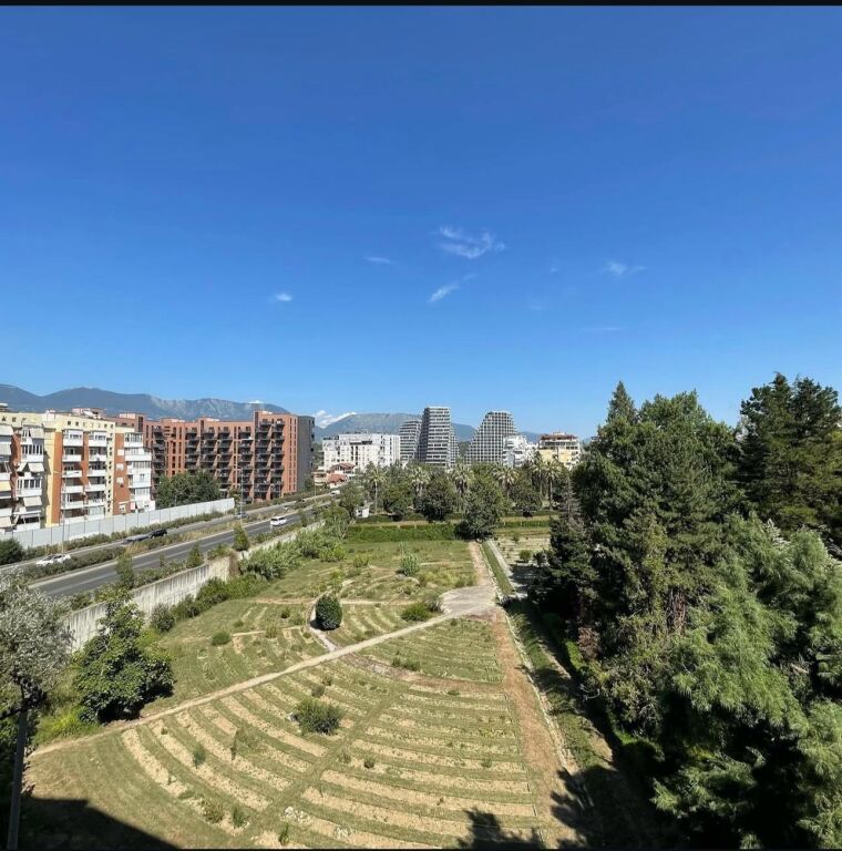 SUPER DEAL!!! For sale in Komuna e Parisit 3+1+2!!